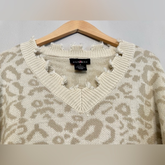 Sweater with fringe size 1X - Picture 6 of 7